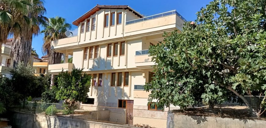 SATILIK VİLLA İNCEKUM ALANYA NARÇİÇEĞİ ÖZEL VİLLA TRİPLEX 4 KATLI 5+1 230.000 €