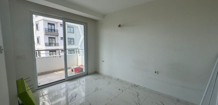 YOĞURTCULAR SİTESİ MAHMUTLAR SATILIK BOŞ 1+1 DAİRE 67.000 € ALANYA TURKİYE