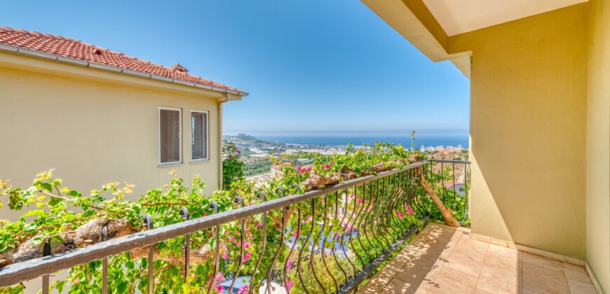 KARGICAK SATILIK 3+1 EŞYALI VİLLA ALANYA Gold City Villa