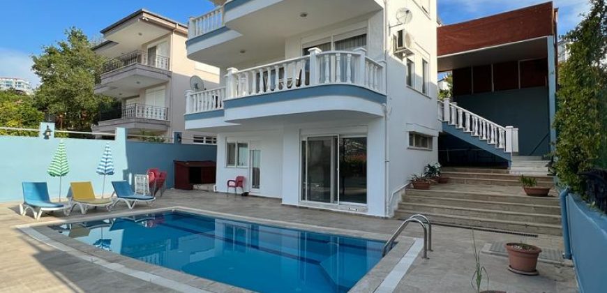 KARGICAK SATILIK VİLLA 5+3 EŞYALI ALANYA  Müstakil Triplex  VİLLA OKEAS