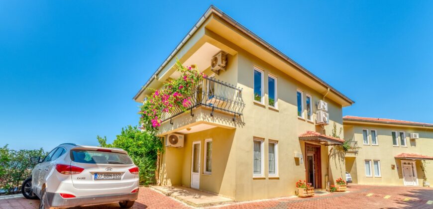 KARGICAK SATILIK 3+1 EŞYALI VİLLA ALANYA Gold City Villa