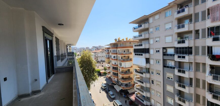 AYŞE NAZIM SAYAR APT MAHMUTLAR ALANYA KİRALIK BOŞ 3+1 DAİRE AYLIK 23.500 TL