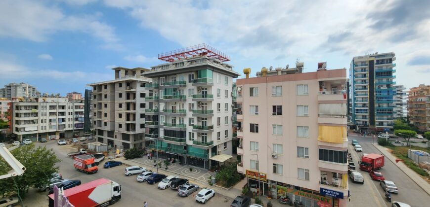 HUZUR APT MAHMUTLAR KİRALIK EŞYALI BELEDİYE MEVKİİNDE 2+1 AYRI MUTFAK DAİRE 4. KAT