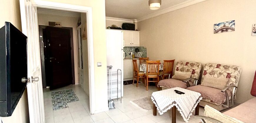 BARIŞ CADDESİ MAHMUTLAR ALANYA KİRALIK EŞYALI 1+1 DAİRE AYLIK 12.000 TL