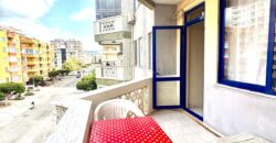 BARIŞ CADDESİ MAHMUTLAR ALANYA KİRALIK EŞYALI 1+1 DAİRE AYLIK 12.000 TL